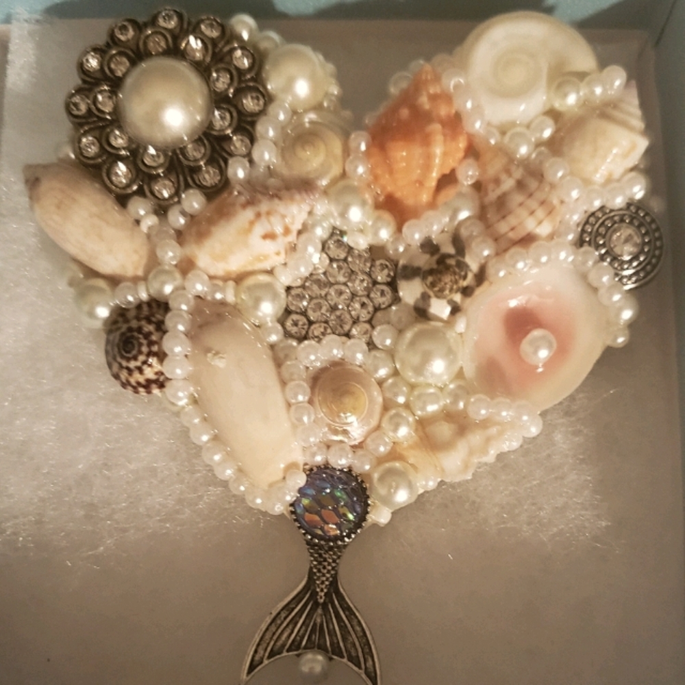 Brooch